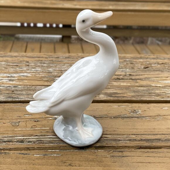 LLADRO Retired #4552 Little Duck Glossy 4 3/4" NO BOX - Picture 3 of 6